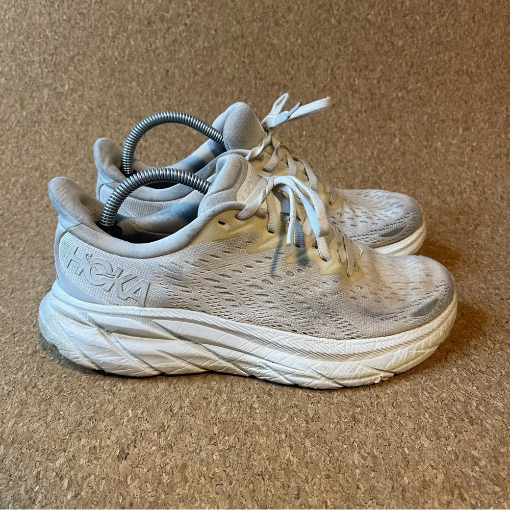 Hoka One One Clifton 8 in White